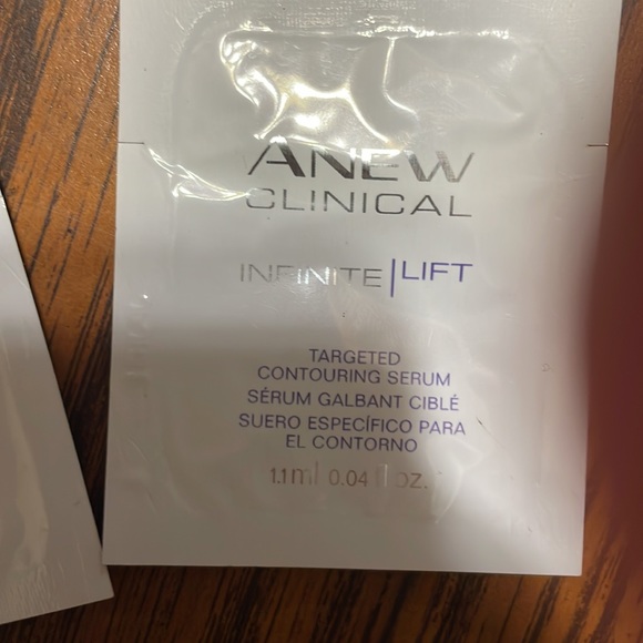 Universal anew clinical infinite lift targeted contouring serum 1.1ml each - Picture 3 of 3